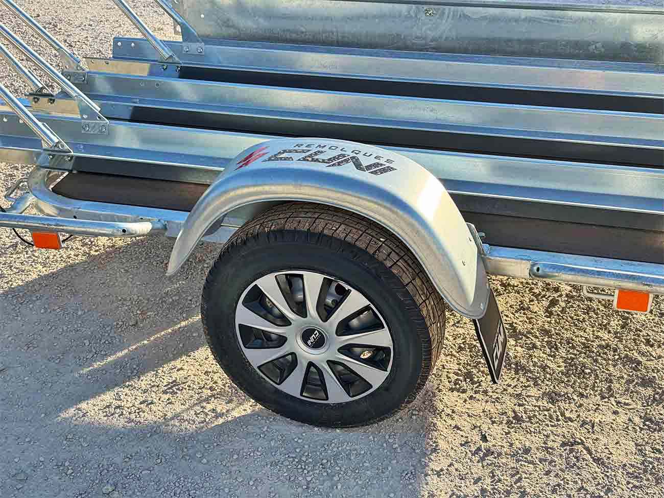 Remolque para 3 motos de alquiler 12 Remolque para 3 motos de alquiler - Imagen 11