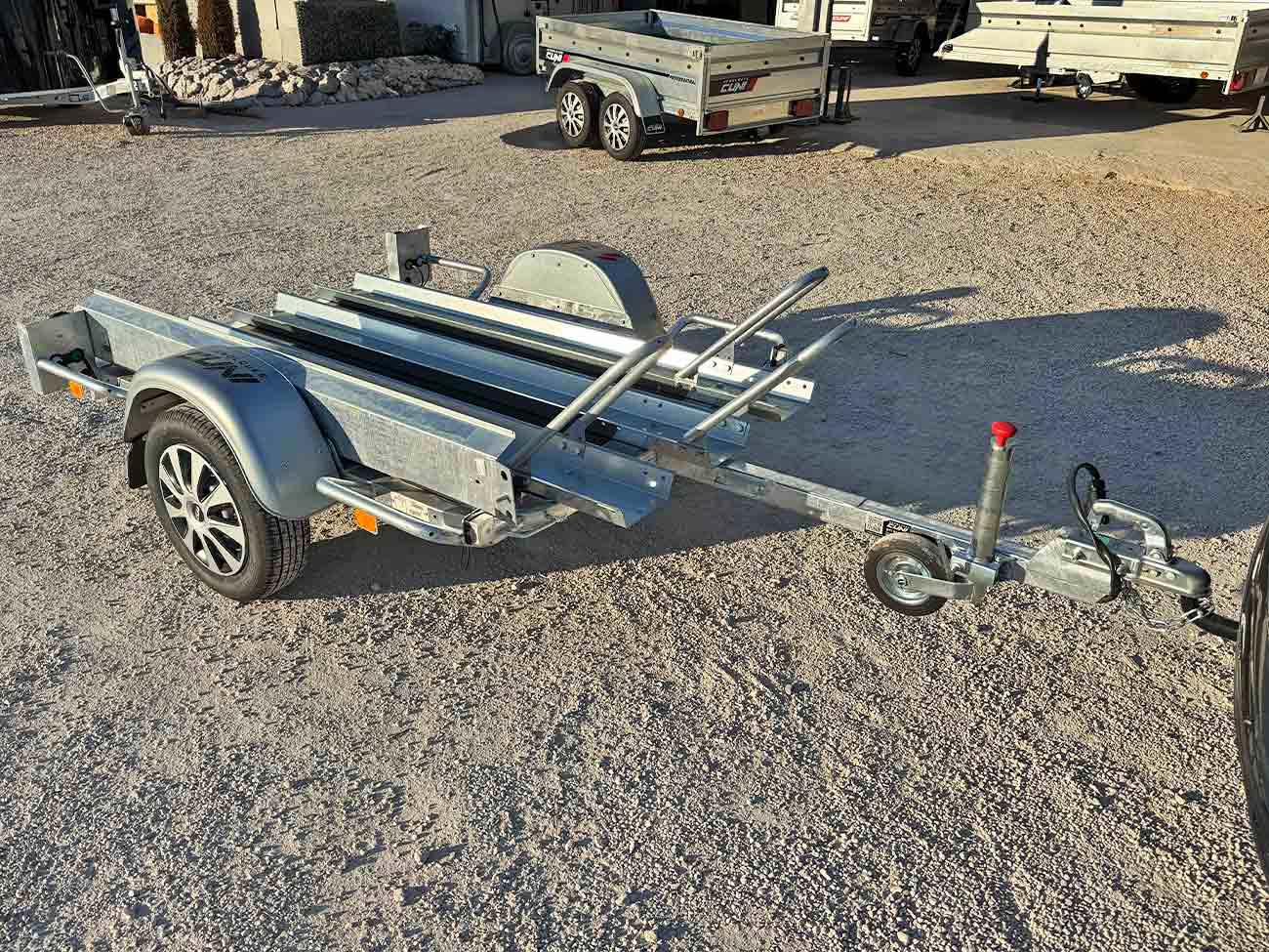 Remolque para 3 motos de alquiler 4 Remolque para 3 motos de alquiler - Imagen 3