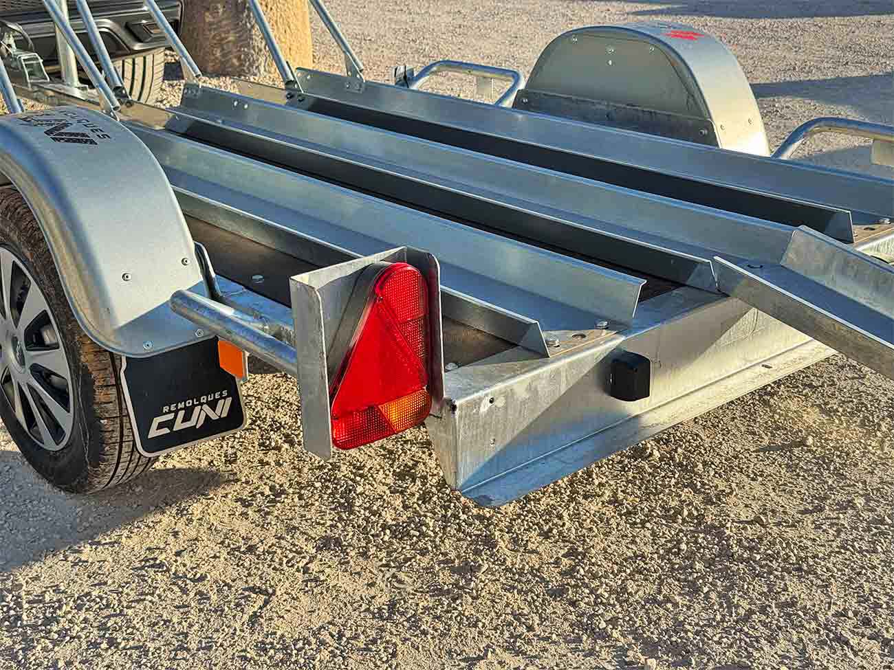 Remolque para 3 motos de alquiler 7 Remolque para 3 motos de alquiler - Imagen 6