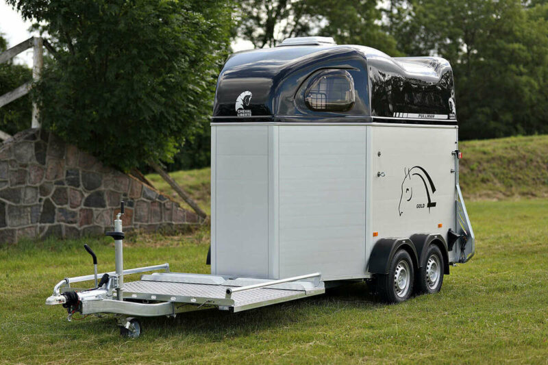 Remolque para 2 caballos Gold Hippomobile 3