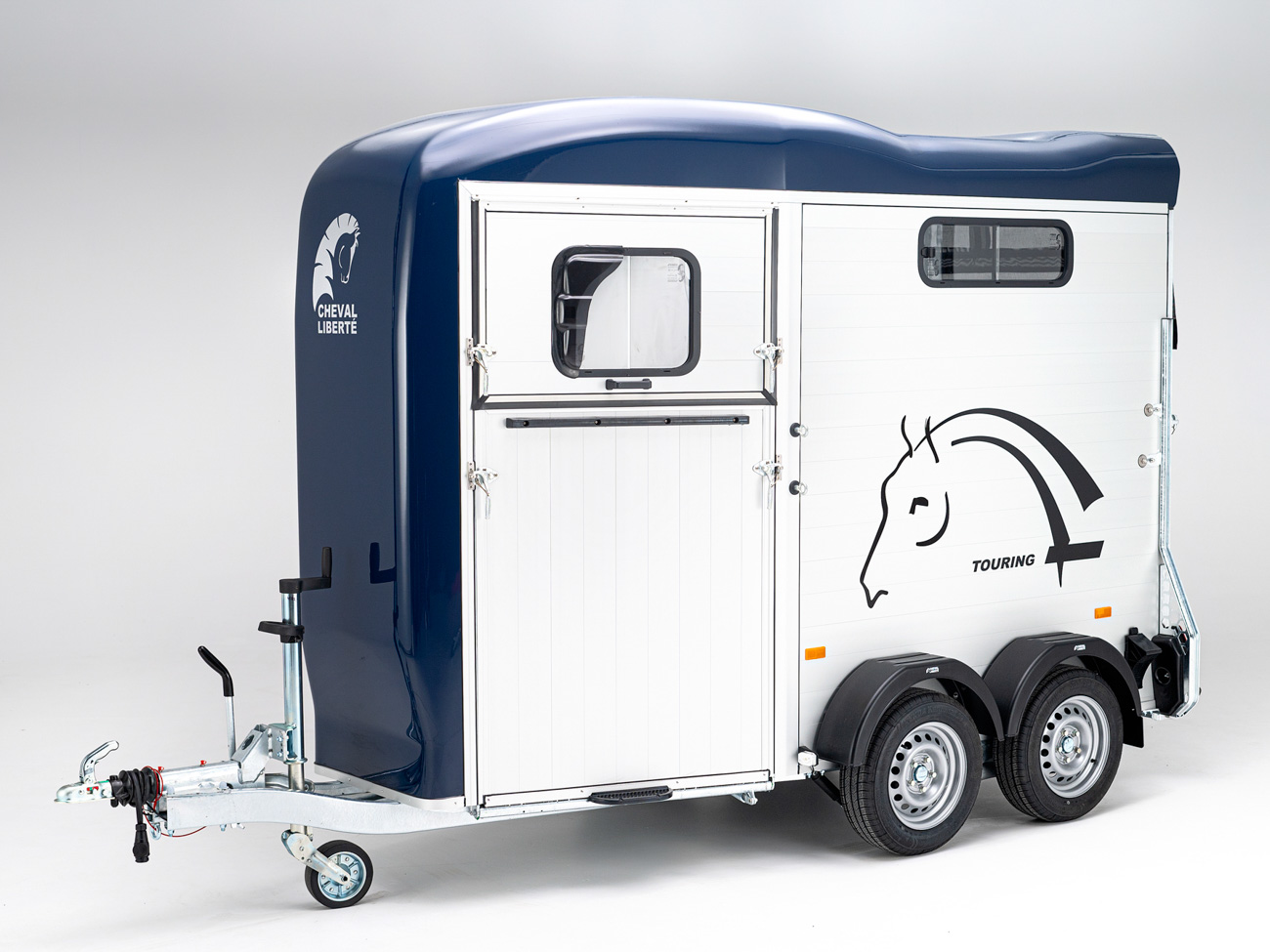 Remolque para 1 caballo y medio Touring One 13 Remolque para 1 caballo y medio Touring One - Imagen 12