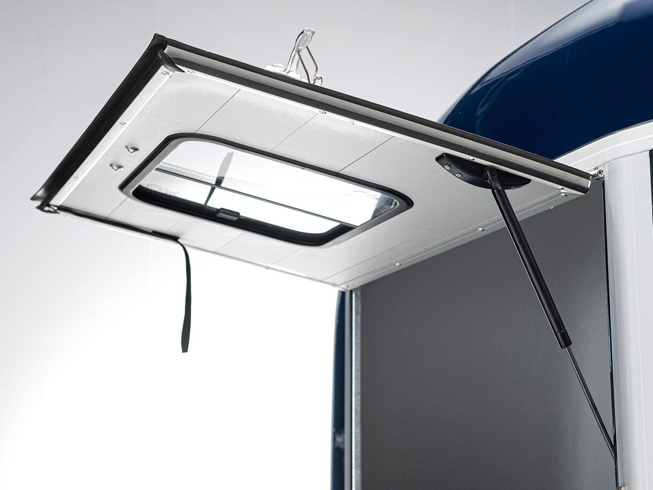 Remolque para 1 caballo y medio Touring One 16 Remolque para 1 caballo y medio Touring One - Imagen 15