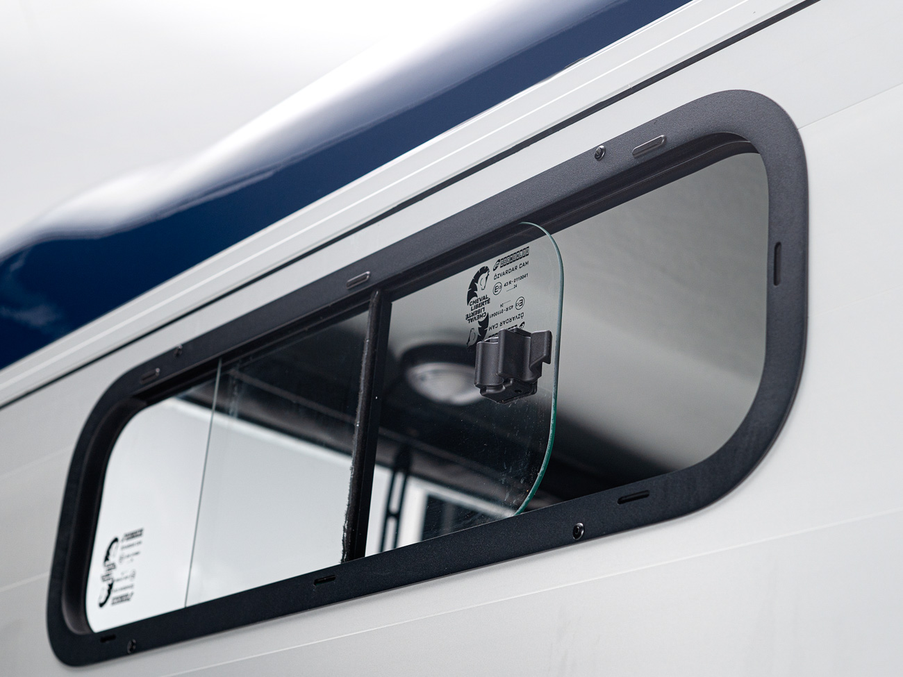 Remolque para 1 caballo y medio Touring One 17 Remolque para 1 caballo y medio Touring One - Imagen 16