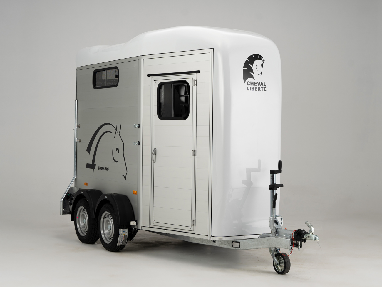 Remolque para 1 caballo y medio Touring One 3 Remolque para 1 caballo y medio Touring One - Imagen 2