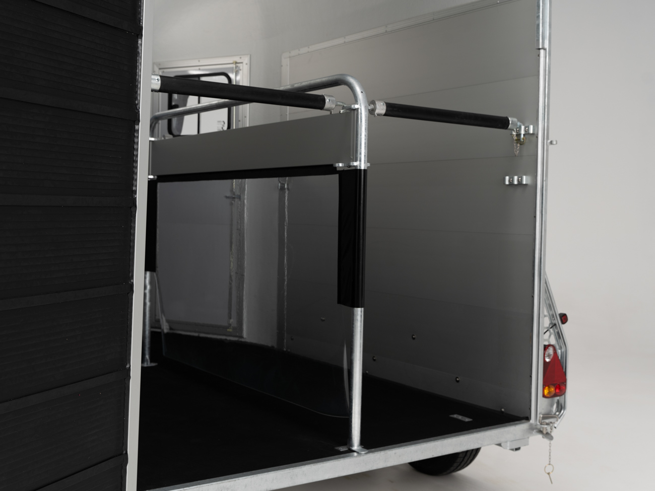 Remolque van para 2 caballos Gold ORIGINS 23 Remolque van para 2 caballos Gold ORIGINS - Imagen 22