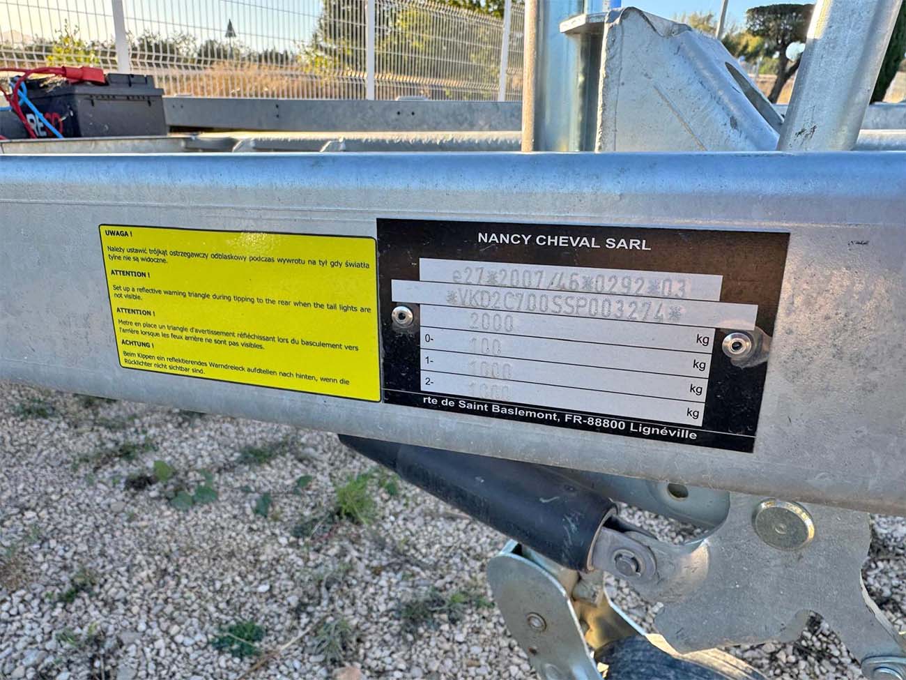 Remolque de 2000kg basculante hidraulico electrico 6 Remolque de 2000kg basculante hidraulico electrico - Imagen 5