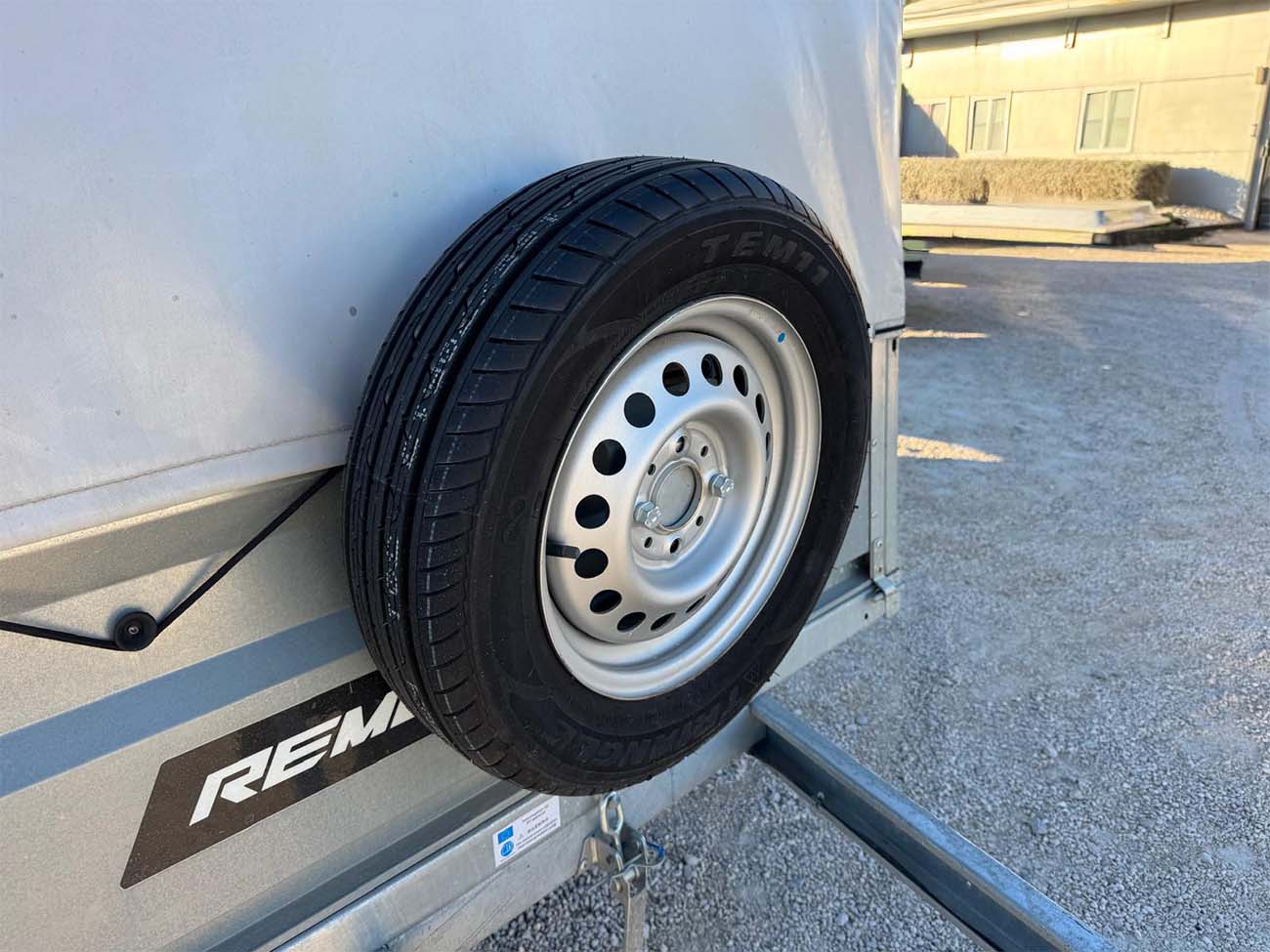 Remolque de carga con lona segunda mano 4 Remolque de carga con lona segunda mano - Imagen 3