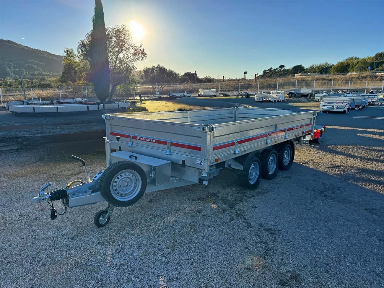 Remolque de 3500kg basculante hidraulico electrico 12 Remolque de 3500kg basculante hidraulico electrico - Imagen 11