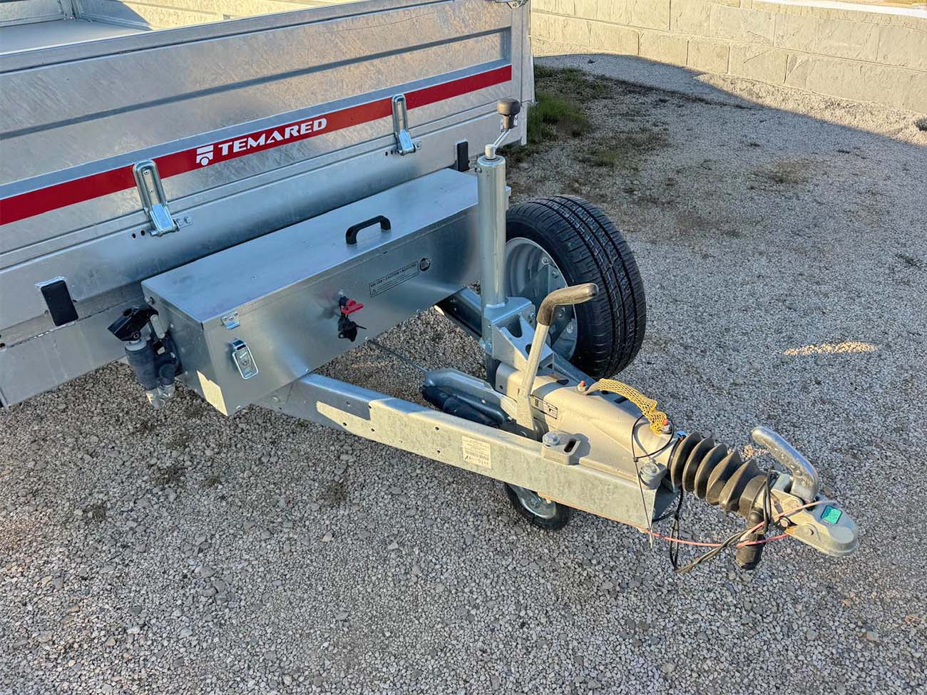 Remolque de 3500kg basculante hidraulico electrico 11 Remolque de 3500kg basculante hidraulico electrico - Imagen 10