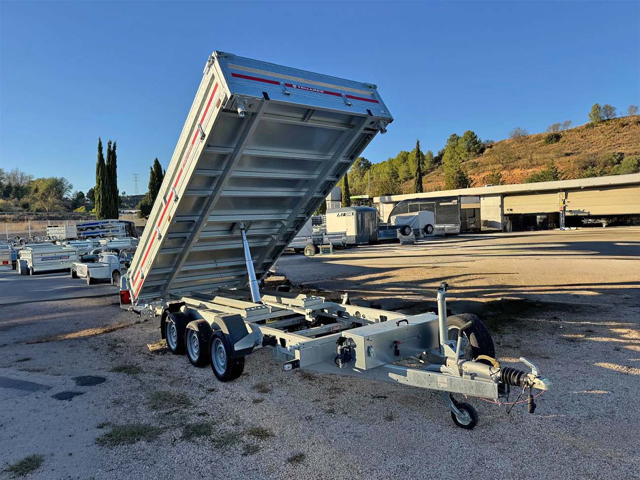 Remolque de 3500kg basculante hidraulico electrico 1 OUTLET REMOLQUE TIPPER 06
