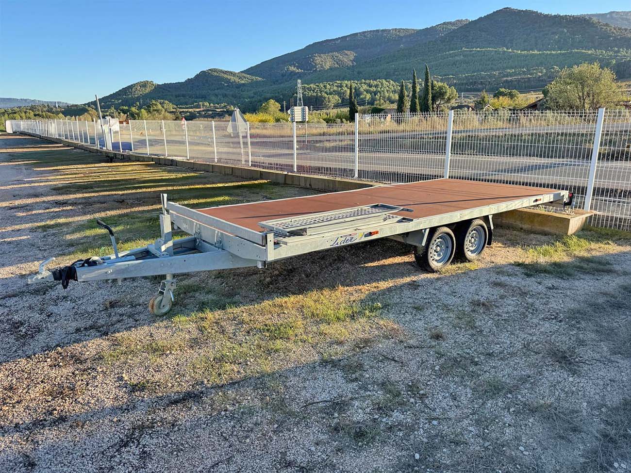 Remolque plataforma TOPLINE 660 OUTLET 1 OUTLET REMOLQUE TOPLINE 01